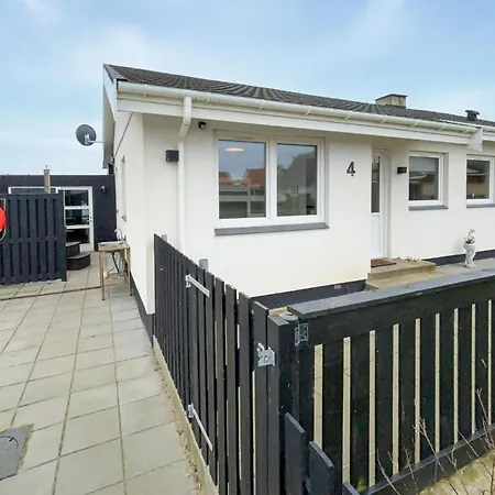 3 Bedroom Cozy In Prázdninový dům