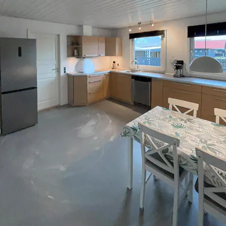 3 Bedroom Cozy In Σπίτι διακοπών *