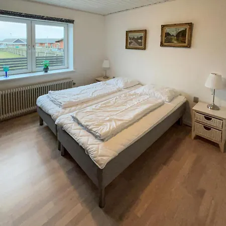 3 Bedroom Cozy In Prázdninový dům